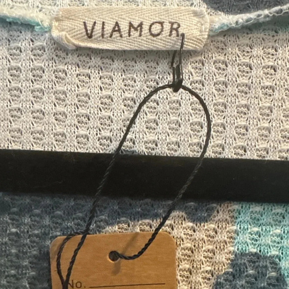 Colorful cow print tee - Picture 3 of 3